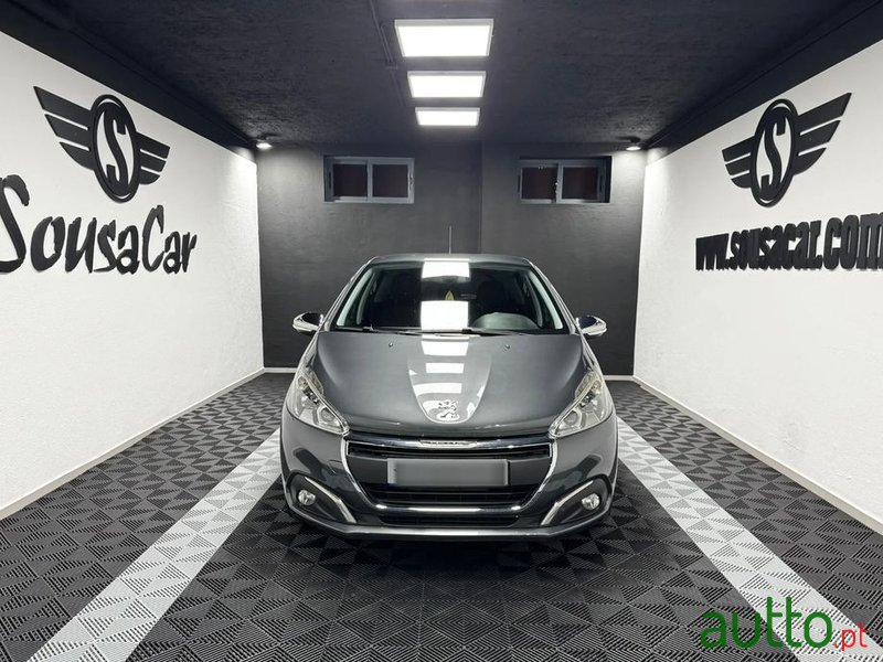 2016' Peugeot 208 1.6 Bluehdi Active photo #5