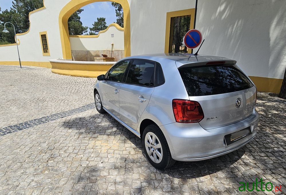 2010' Volkswagen Polo photo #5