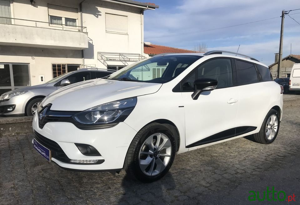 2018' Renault Clio Sport Tourer photo #2