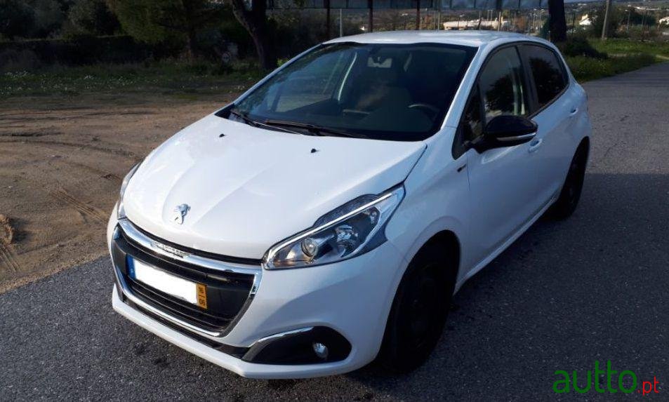 2016' Peugeot 208 photo #2