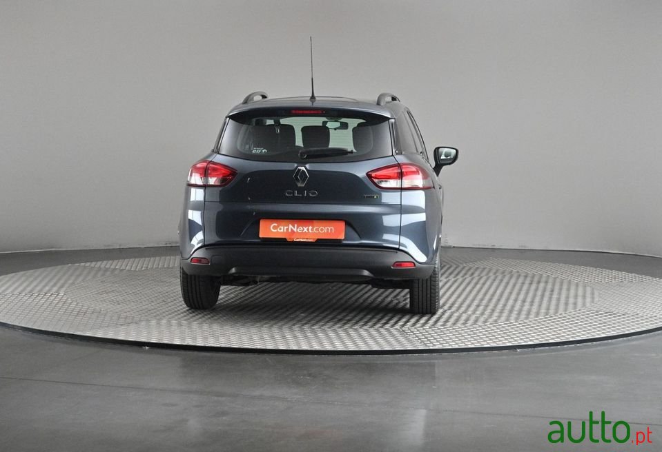 2017' Renault Clio Sport Tourer photo #5