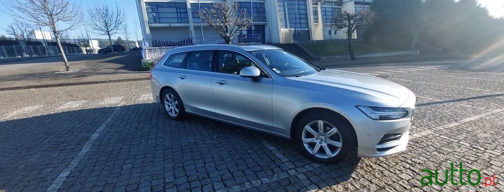 2017' Volvo V90 photo #1