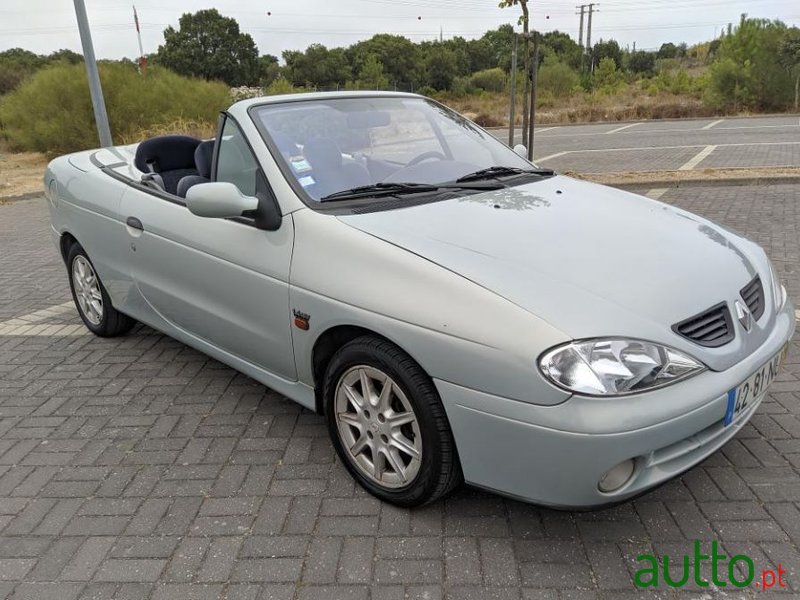 1999' Renault Megane photo #2