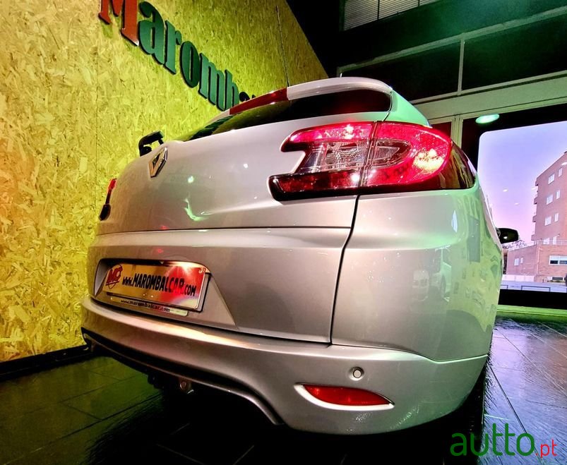 2012' Renault Megane Sport Tourer photo #5