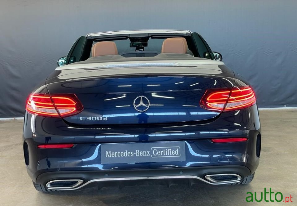 2020' Mercedes-Benz C-300 photo #2
