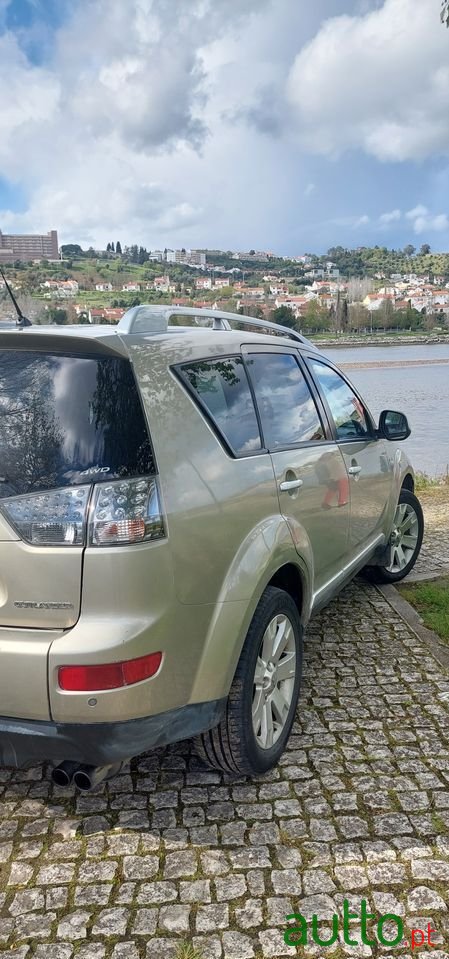 2008' Mitsubishi Outlander photo #4