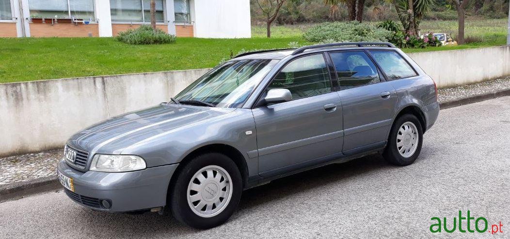 1999' Audi A4 Avant photo #1