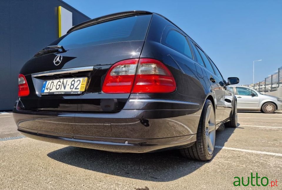 2008' Mercedes-Benz E-220 photo #6