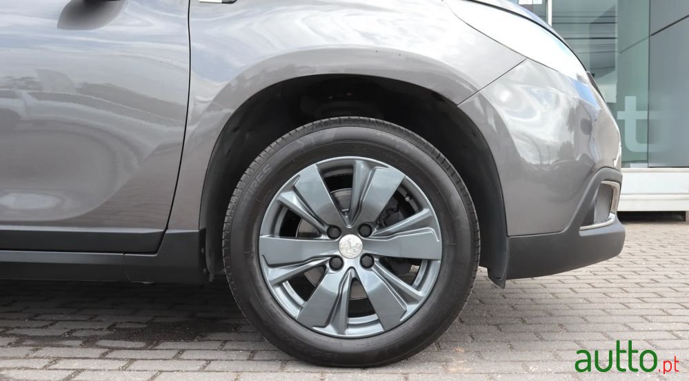2016' Peugeot 2008 photo #6
