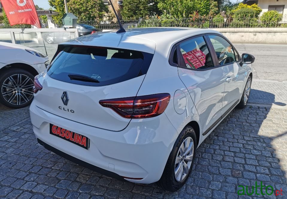 2020' Renault Clio photo #5