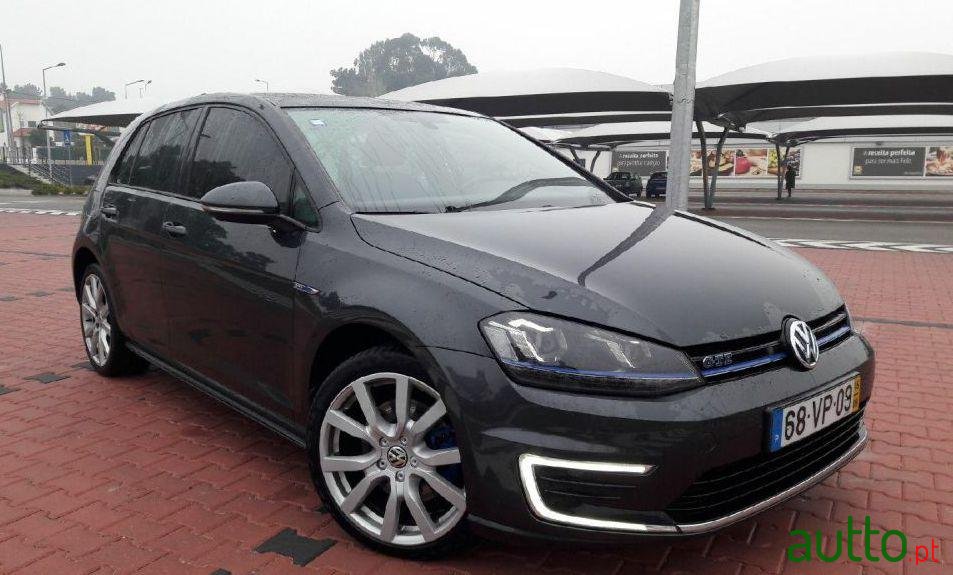 2015' Volkswagen Golf Gti photo #2