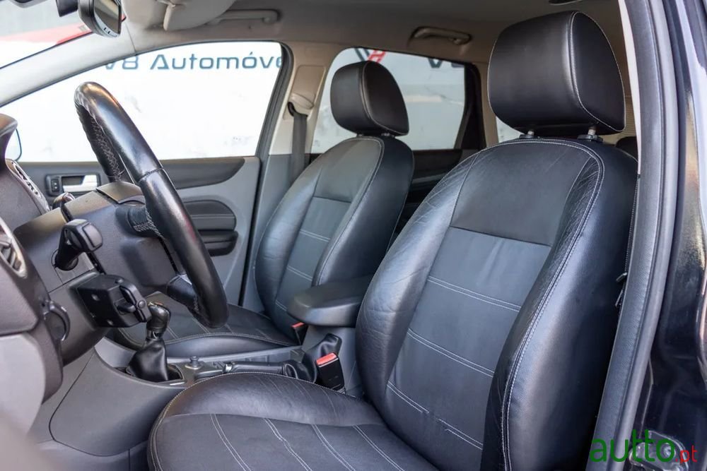 2008' Ford Focus Sw photo #5