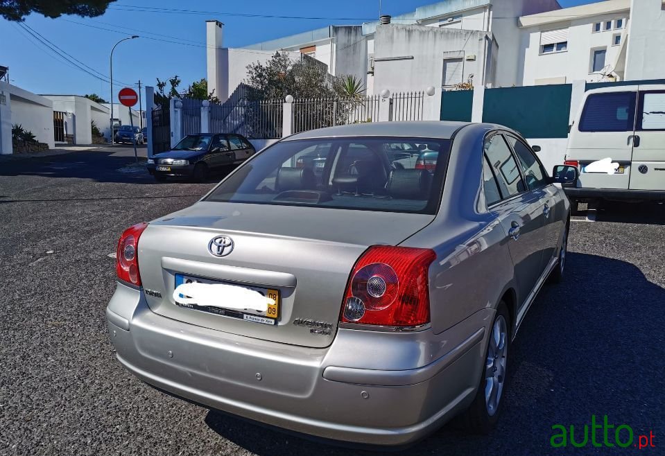 2008' Toyota Avensis photo #3