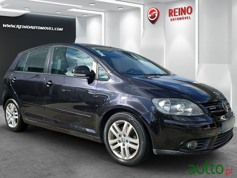 2009' Volkswagen Golf Plus photo #5