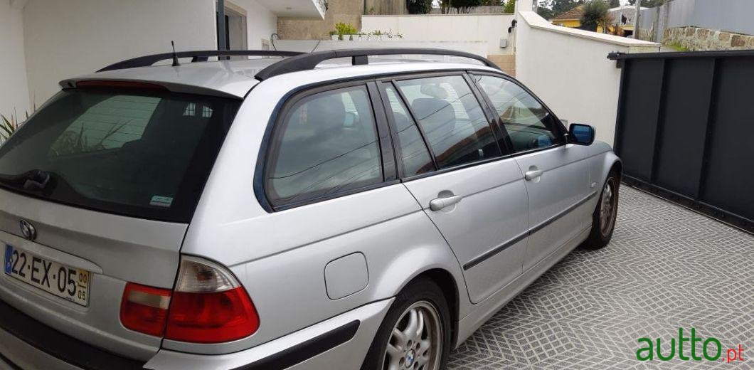 2000' BMW 320 Sport Touring photo #2