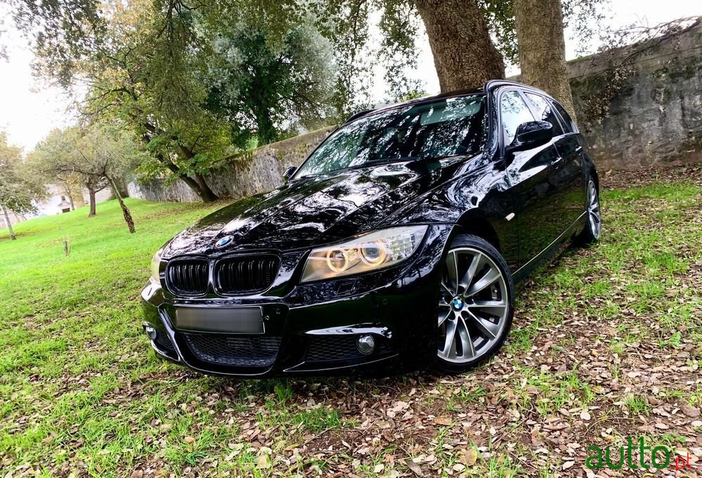 2012' BMW Série 3 D Touring Pack M photo #2