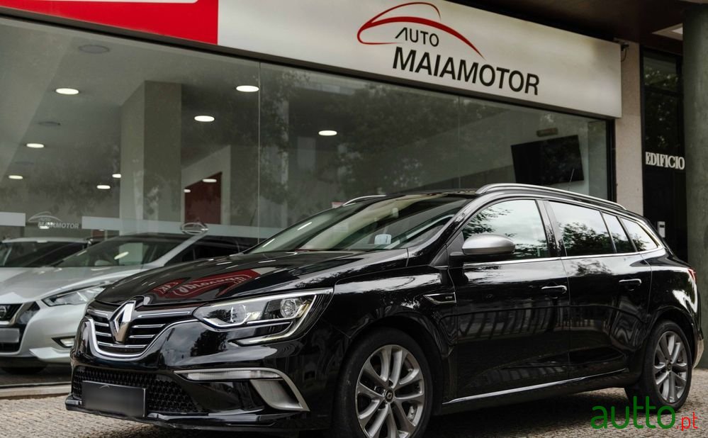 2020' Renault Megane Sport Tourer photo #1