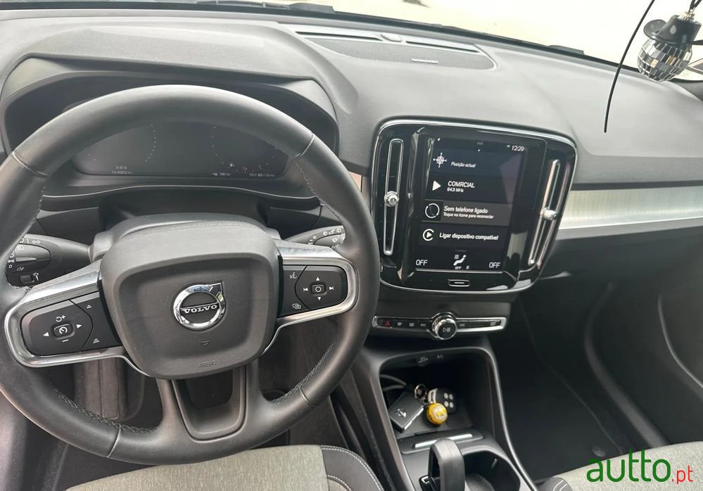 2021' Volvo Xc 40 photo #3