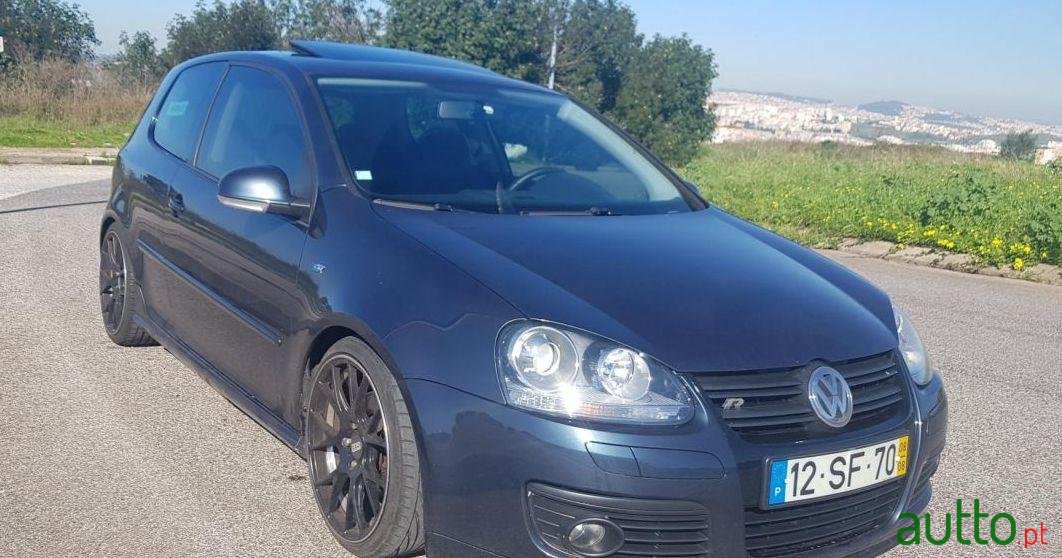 2008' Volkswagen Golf V 2.0 TdiR-Line photo #1