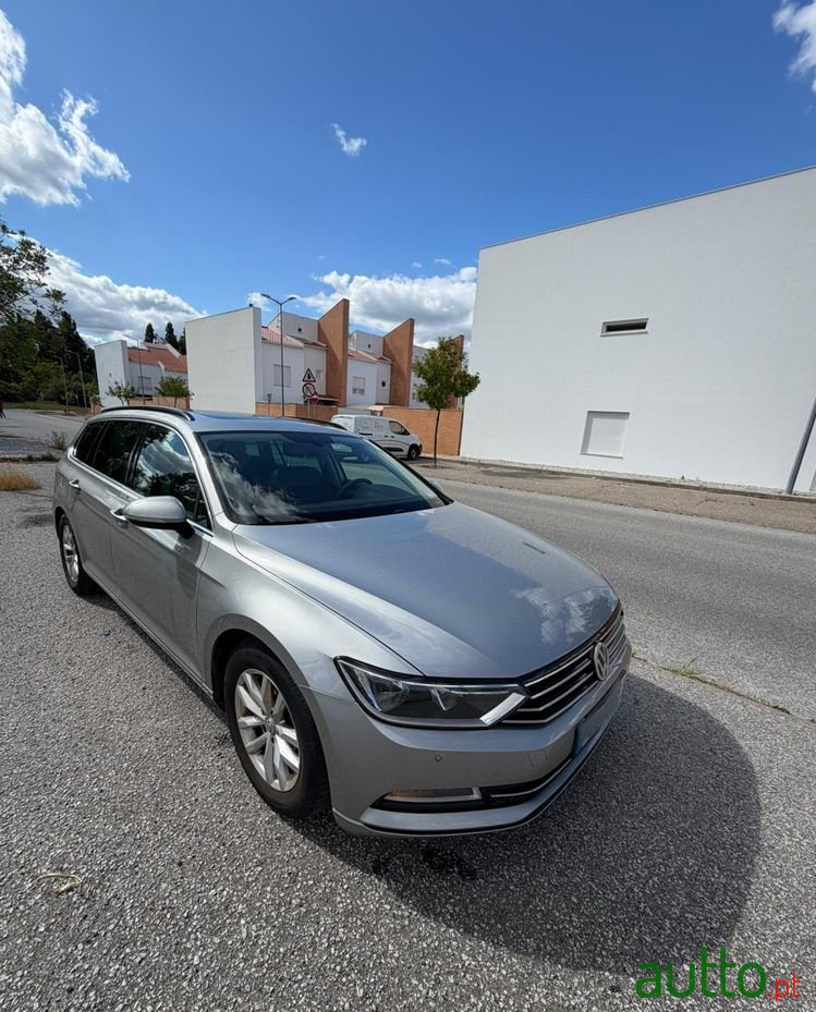 2015' Volkswagen Passat Variant photo #4