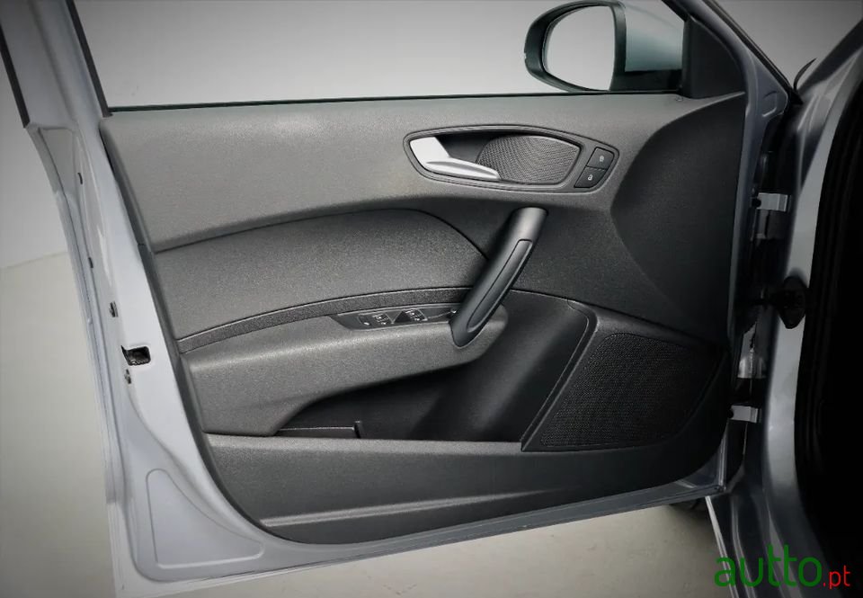 2016' Audi A1 Sportback photo #3