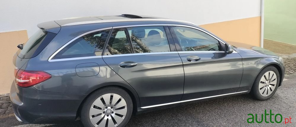 2015' Mercedes-Benz C 200 photo #2