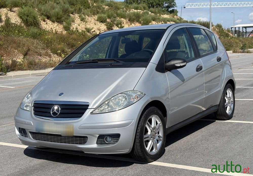 2005' Mercedes-Benz Classe A Avantgarde photo #1