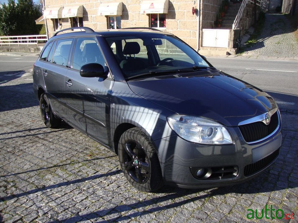 2010' Skoda Fabia photo #1