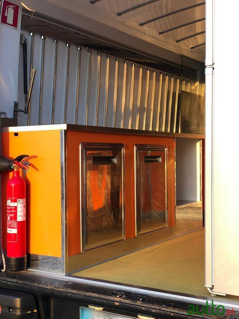 1982' Mercedes-Benz 400 photo #2