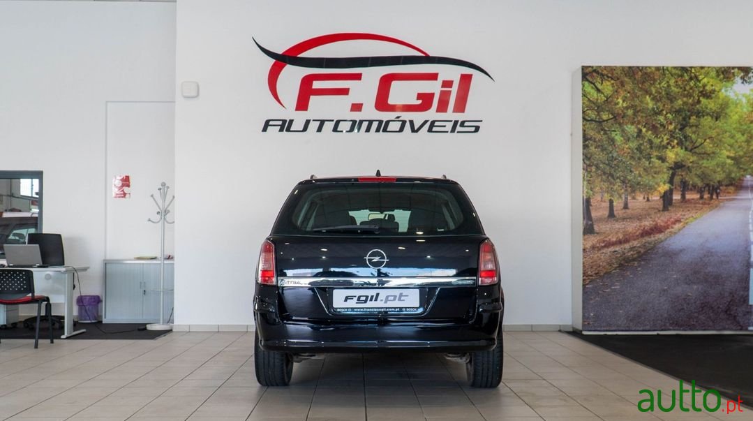 2009' Opel Astra Caravan photo #2