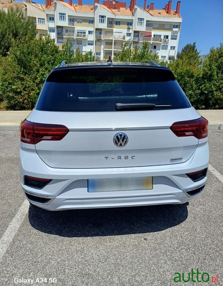 2017' Volkswagen T-Roc photo #4