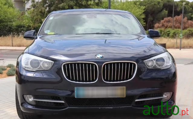 2009' BMW 530 Gran Turismo photo #3