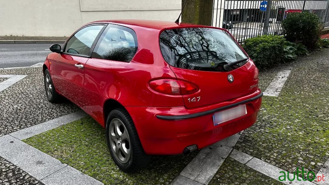2001' Alfa Romeo 147 photo #4