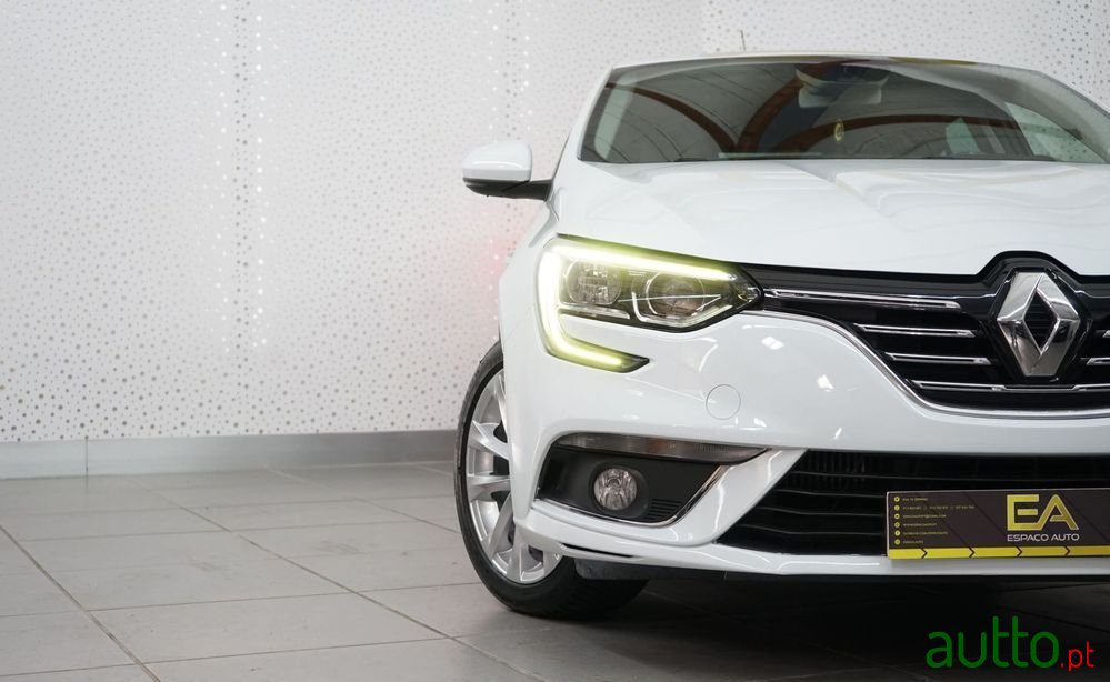 2017' Renault Megane Energy Tce 130 Limited photo #6