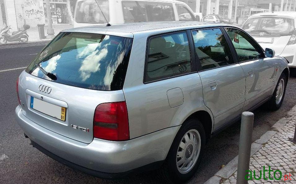 1999' Audi A4 Avant photo #3