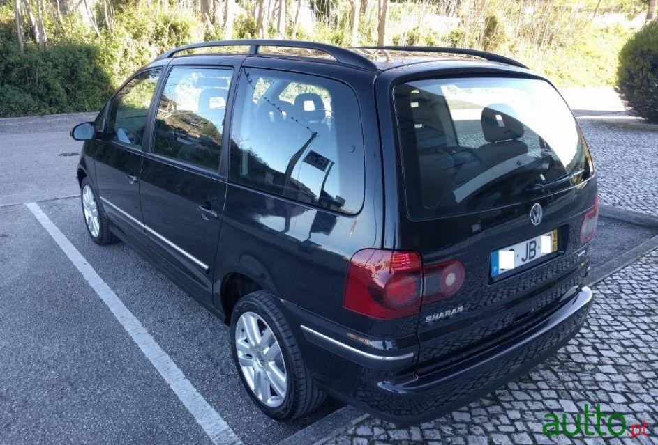 2010' Volkswagen Sharan photo #1