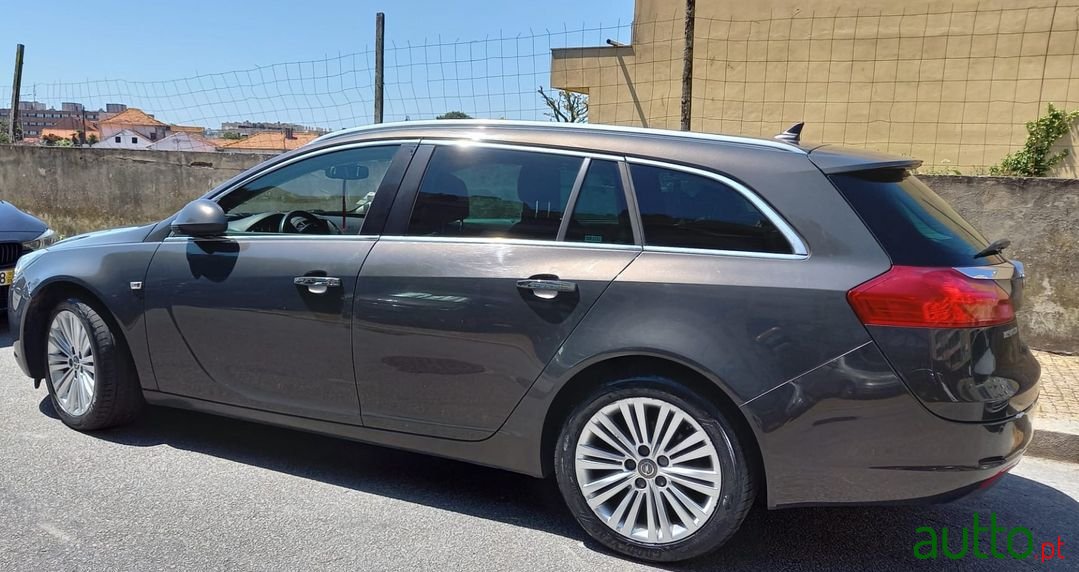 2012' Opel Insignia Sports Tourer photo #3