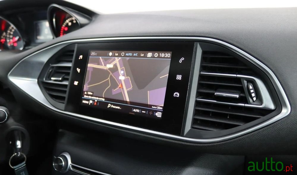 2018' Peugeot 308 Sw photo #6