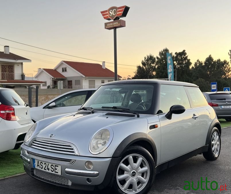 2001' MINI Cooper photo #1