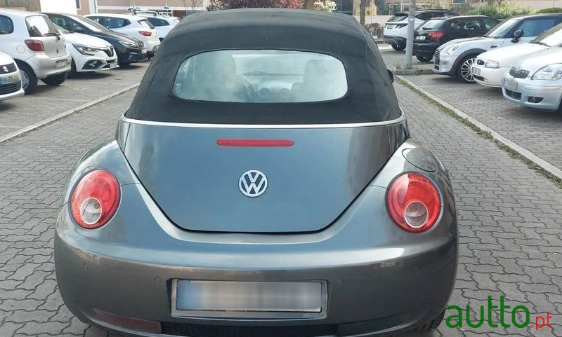 2007' Volkswagen New Beetle photo #5