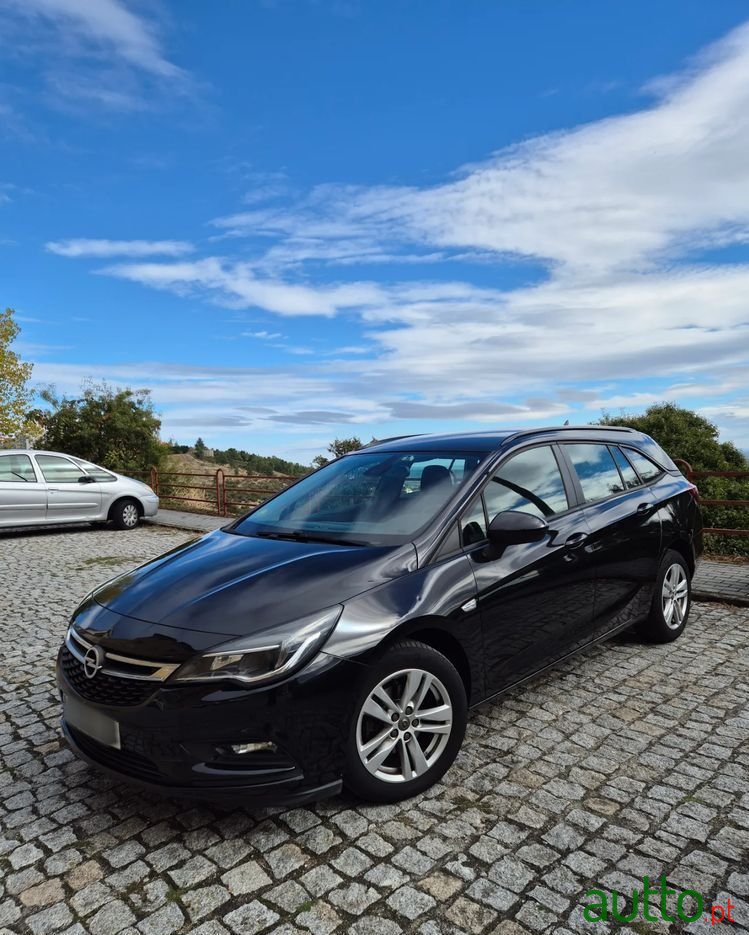 2017' Opel Astra Sports Tourer photo #1