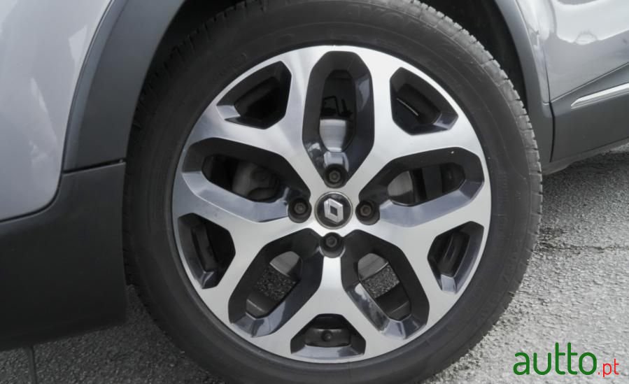 2019' Renault Captur photo #2