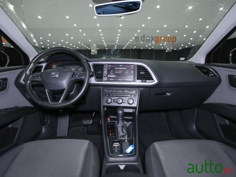 2019' SEAT Leon St photo #6