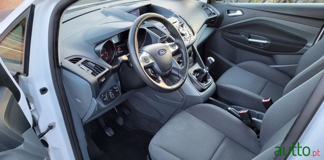 2013' Ford C-MAX photo #5