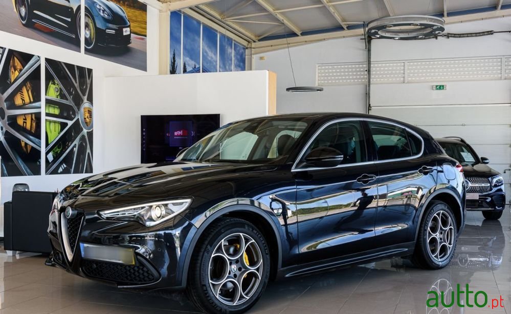 2018' Alfa Romeo Stelvio 2.2 D Super At8 photo #1