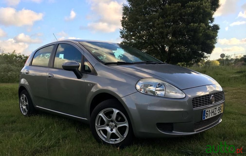 2009' Fiat Grande Punto photo #1