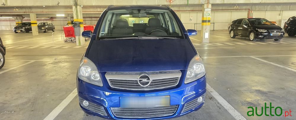 2006' Opel Zafira 1.9 Cdti Enjoy photo #2