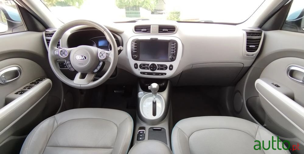 2015' Kia E-Soul photo #5