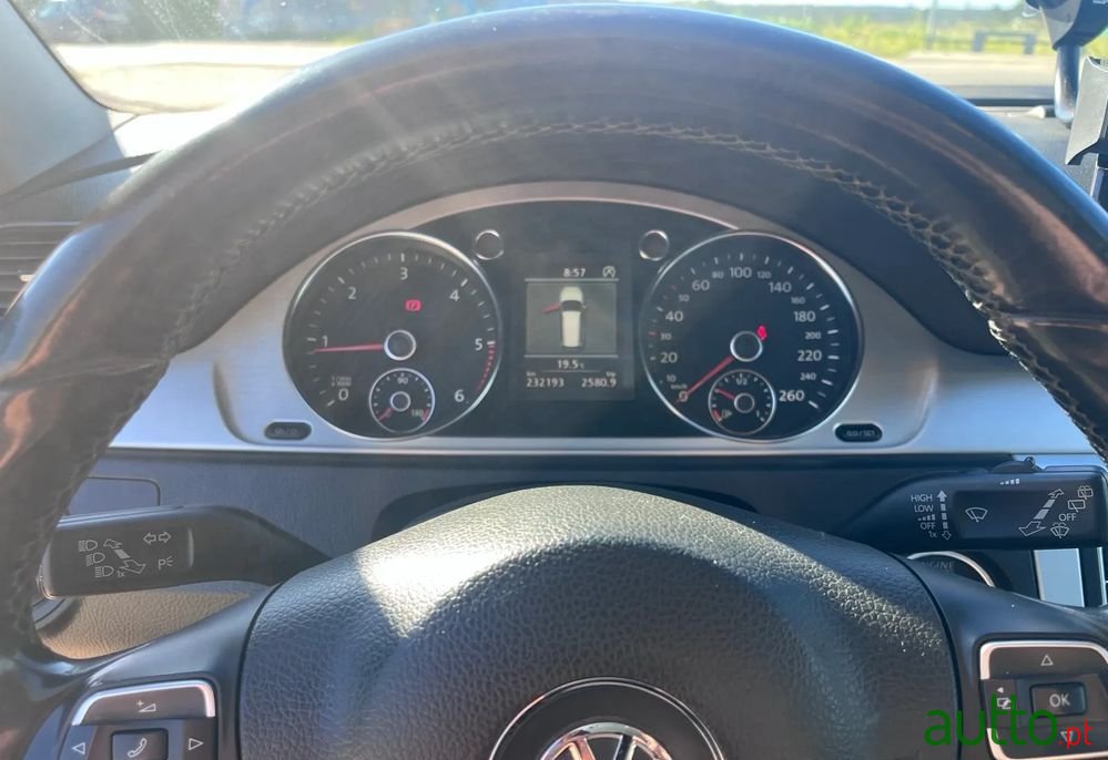 2014' Volkswagen Passat Variant photo #4