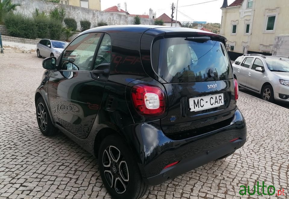 2019' Smart Fortwo photo #3